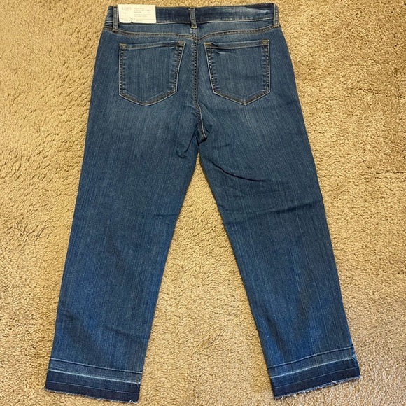 NWT - Loft Outlet Straight Crop Jeans - Picture 4 of 6
